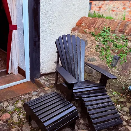The Buttoned Hearth In Ullswater * Penrith